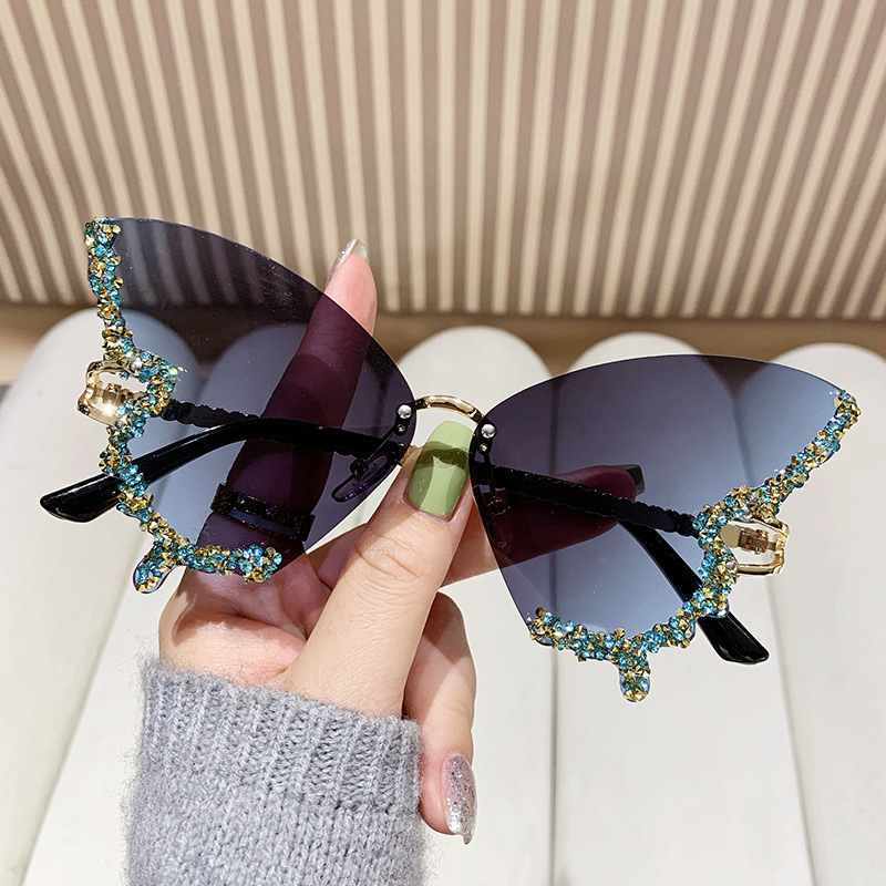 Y2K Luxury Diamond Butterfly S - Vintage Fashion Y2K recension och pris