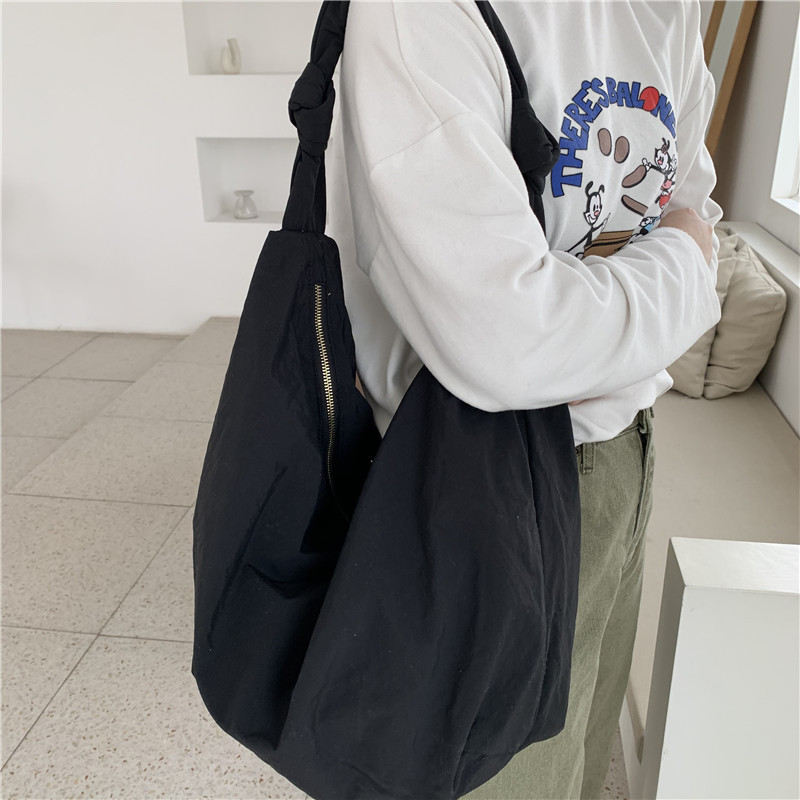Youda New Big Shoulder Bag Nyl - Vintage Fashion Shop recension och pris