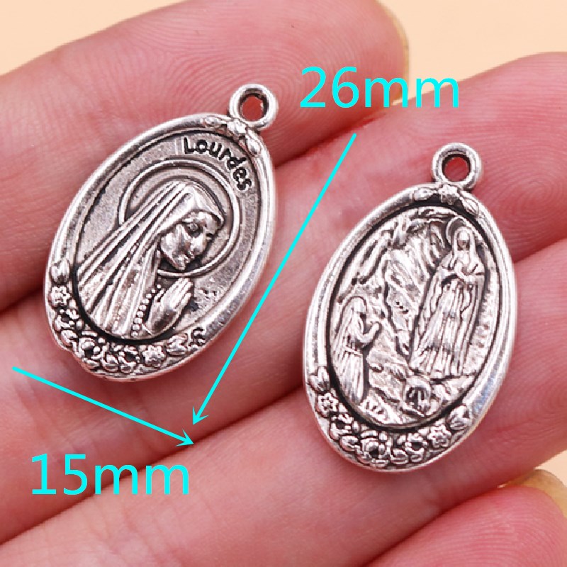 Vintage Christian Tag Pendants - Vintage Fashion Labels recension och pris