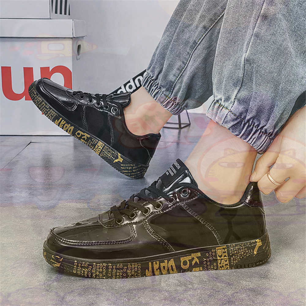 Round Foot Size 45 Sneakers Wh - Vintage Fashion Reseller recension och pris