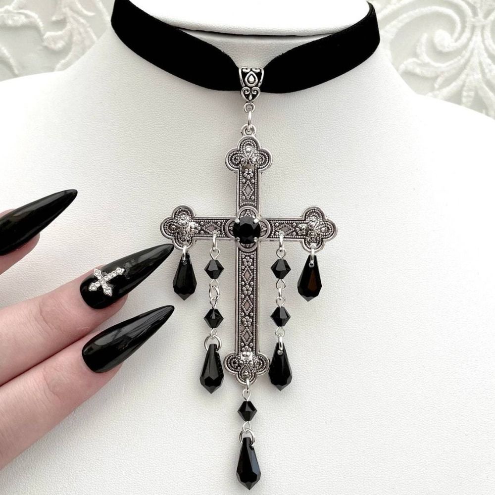 Retro Style Large Cross Pendan - Vintage Fashion Looks recension och pris